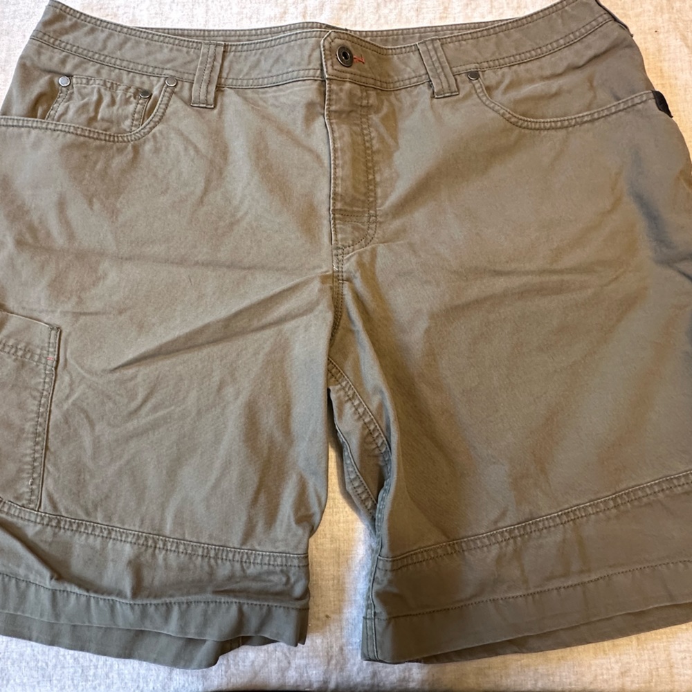 Men’s flat front shorts